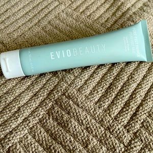 Evio Beauty Pore-fect Matte Primer
